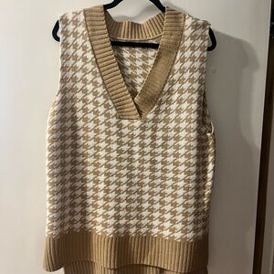 Amazon Women's Houndstooth Vest - Brown and Cream